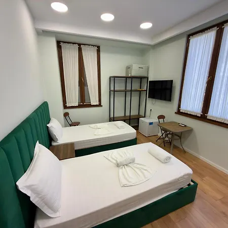 Rali & Restaurant Hotel