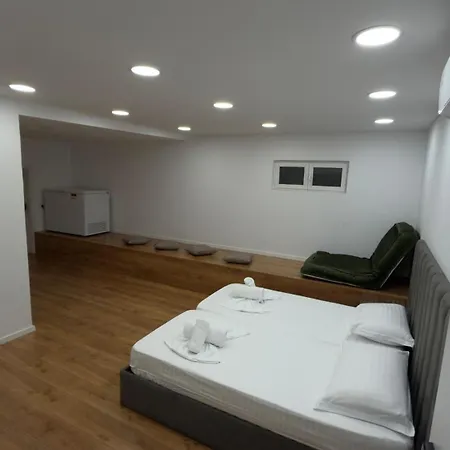 Rali & Restaurant Hotel