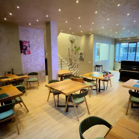 Rali & Restaurant Hotel